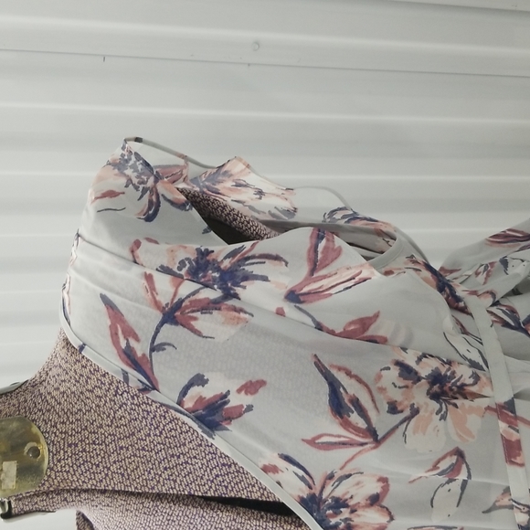 🎉2x Host Pick 🎉Motherhood Maternity Sheer Floral Top - Picture 4 of 7